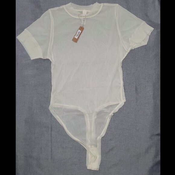 NWT SKIMS 2X Summer Mesh Tshirt Bodysuit BONE - Picture 1 of 3
